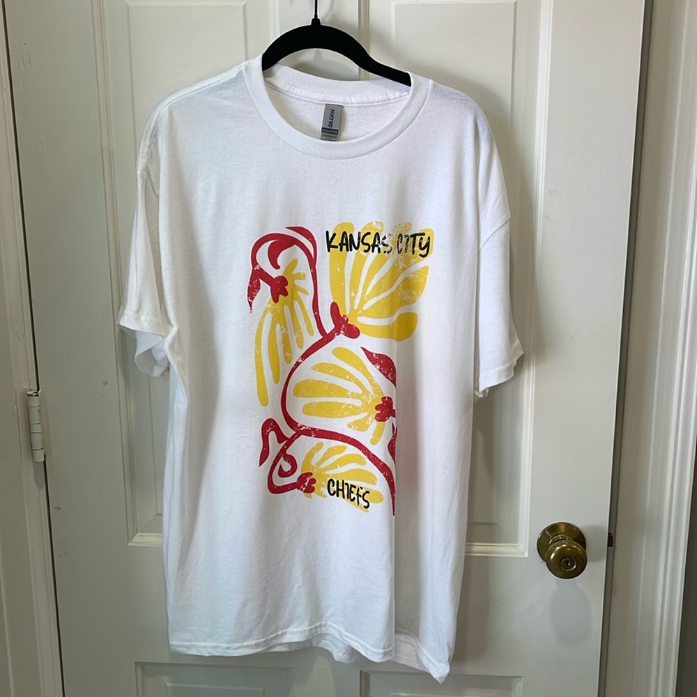 Boho floral Kansas City Chiefs grunge tee